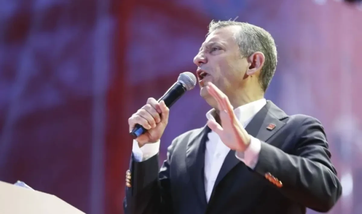 Özgür Özel’den AK Parti’ye Geçen Belediye Başkanına Tepki