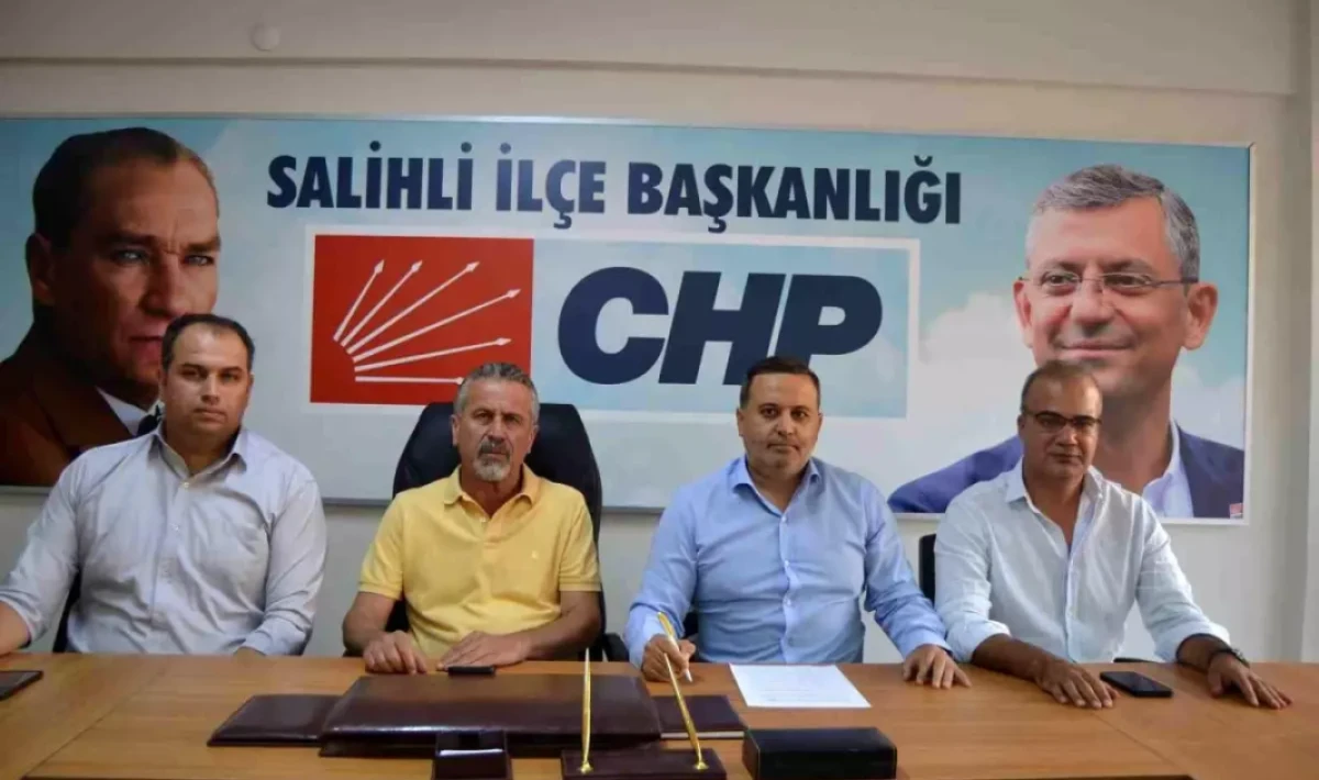 Salihli CHP İlçe Başkanı Enver Akgün’ün İstifası: Siyasette Sürpriz Dönem